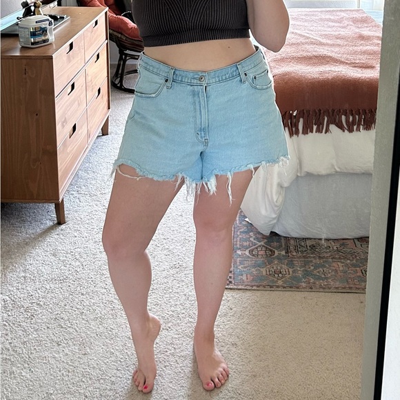 Abercrombie & Fitch Light Blue Frayed Jean Shorts - Picture 1 of 4